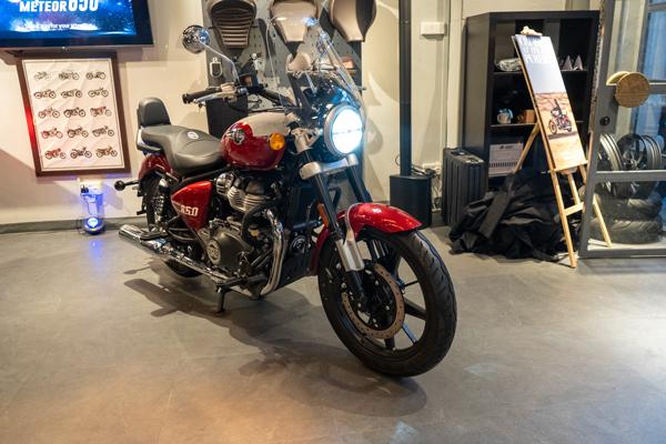 Royal Enfield Super Meteor 650 cruises into Singapore