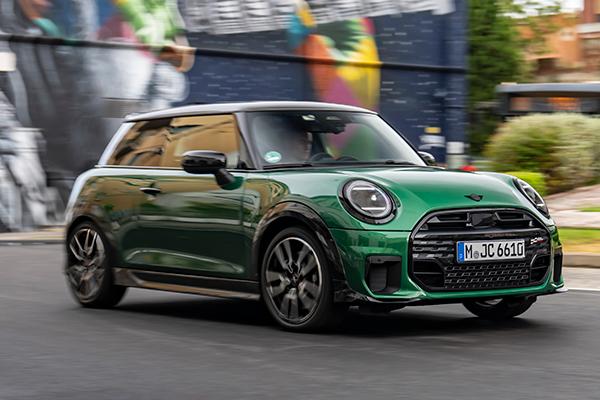 MINI Cooper S gets new JCW trim