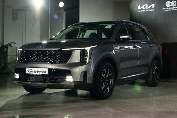 Facelifted Kia Sorento Hybrid launched in Singapore