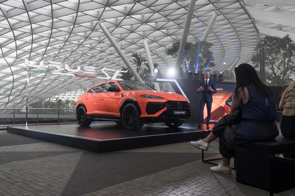 Lamborghini Urus SE rolls into Singapore