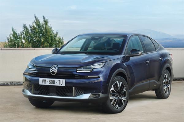 Citroen reveals updated C4 and C4 X