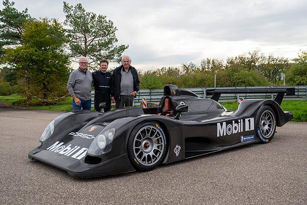 Porsche brings an original LMP 2000 back to life