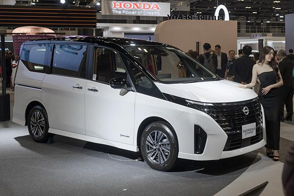 All-new Nissan Serena e-POWER previewed in two variants